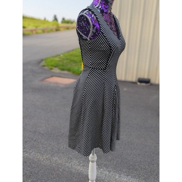 Banana‎ Republic Size 0 Black and White Striped Fit & Flare Dress - Picture 3 of 7